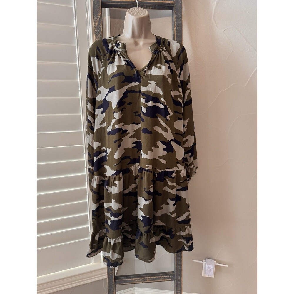 Banana Republic Camo Swing Dress Womens M Green liner included Long Sleeves